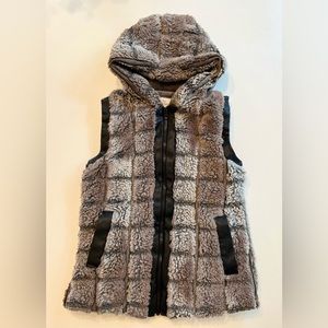American Widgeon Hooded Faux Fur Girls Vest